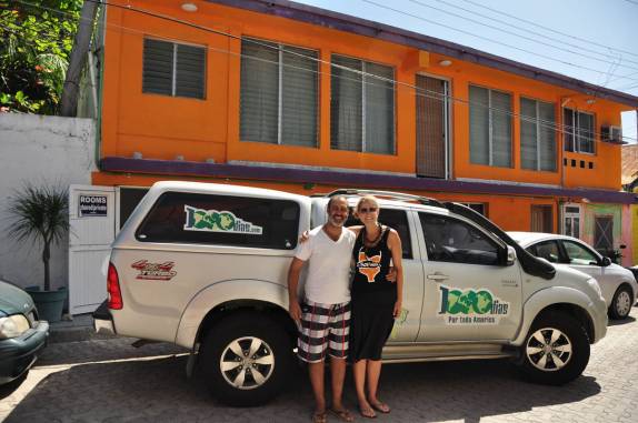 Despedida do Alejandro e da Casa Naranja, nossa pousada na Isla Mujeres, no litoral sul do México, do lado do Caribe